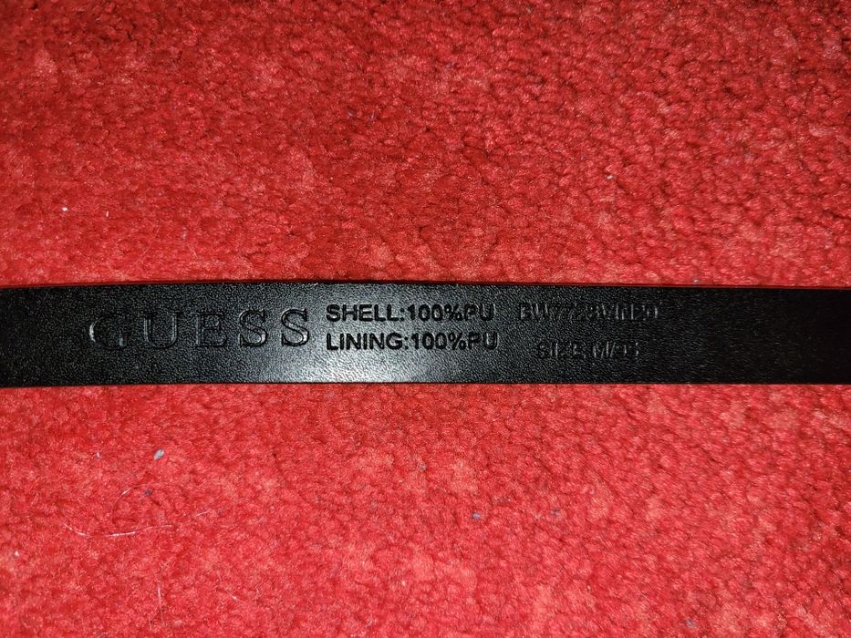 Pasek Guess czarny/zloty