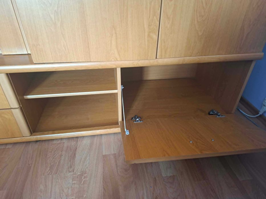 Komplet mebli pokojowych z witryną i dużą szafą RBW – olcha miodowa