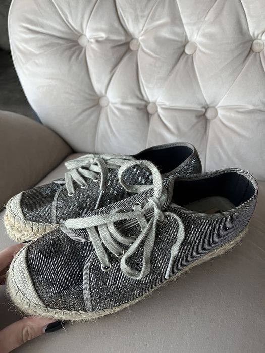 Szare buty wiązane espadryle wiosna słomkowe