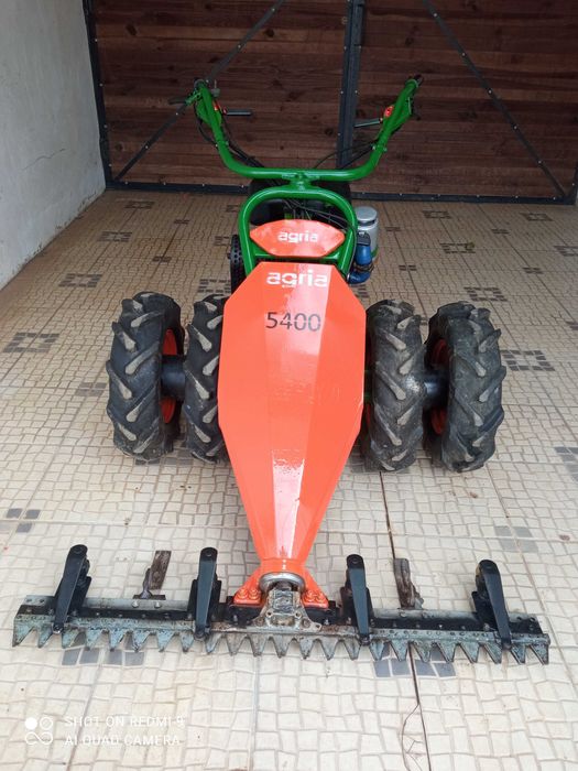 Ceifeira Gadanheira Agria 5400 com 4 rodas Profissional
