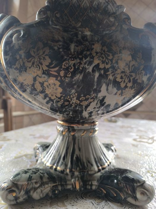 Продам шикарную вазу