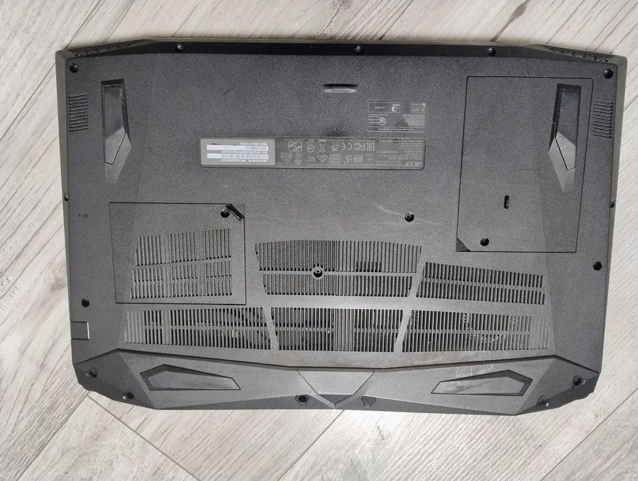 Acer Nitro 5 AN515-42/Ryzen 5/RX 560X 4GB/24GB RAM/SSD 250GB/Gaming