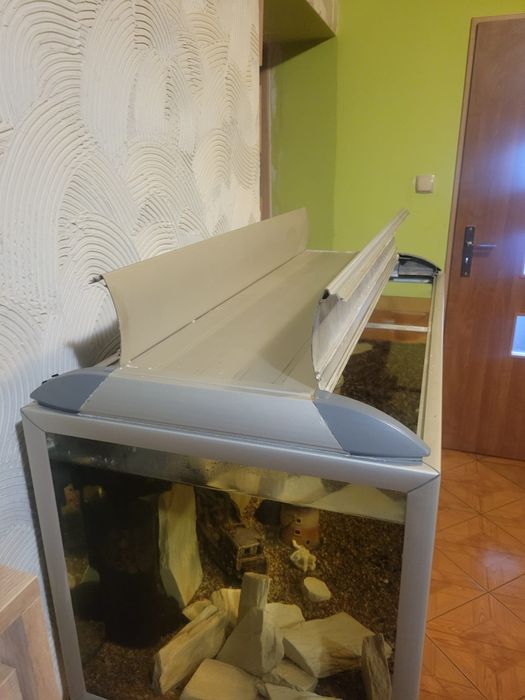 Akwarium na stelażu