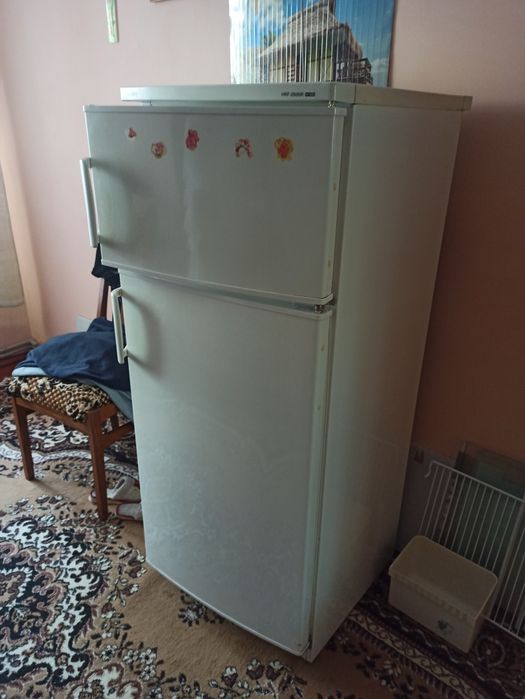 Продам двокамерний холодильник Haier