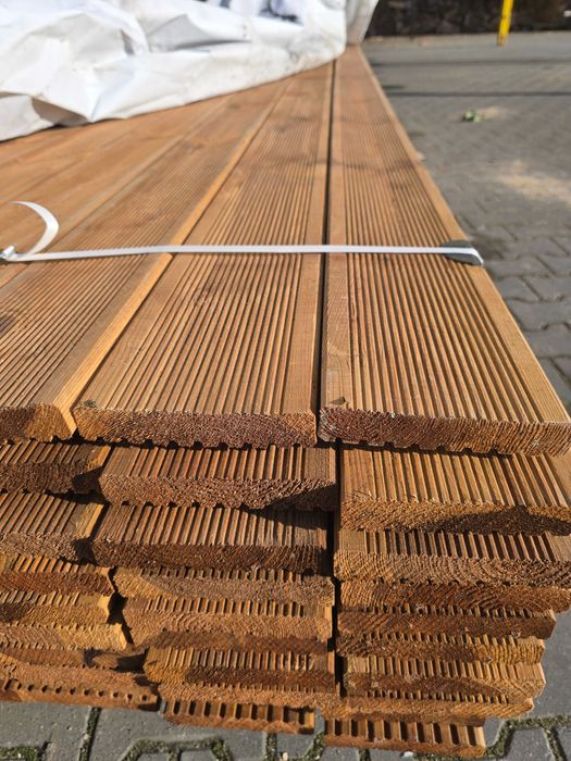 Deska tarasowa ryflowana 27mm x 145mm x 4000mm