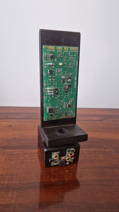 Stojak pod telefon handmade