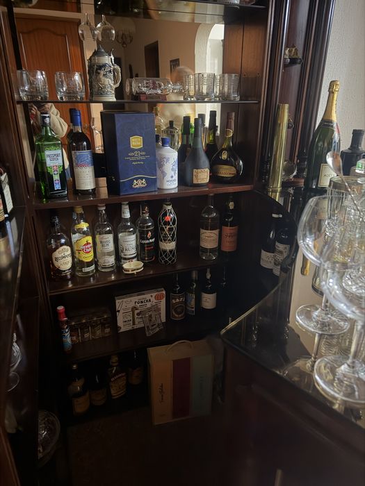 Bar em mogno, como novo