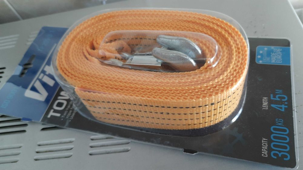 Продаю трос буксировочный широкий 5см/3т цвет желтый два крюка