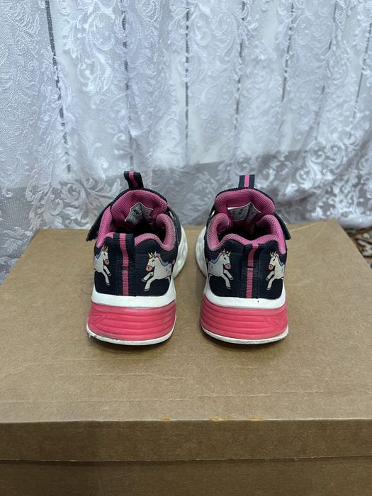 Кросівки на дівчинку, 25 розмір,