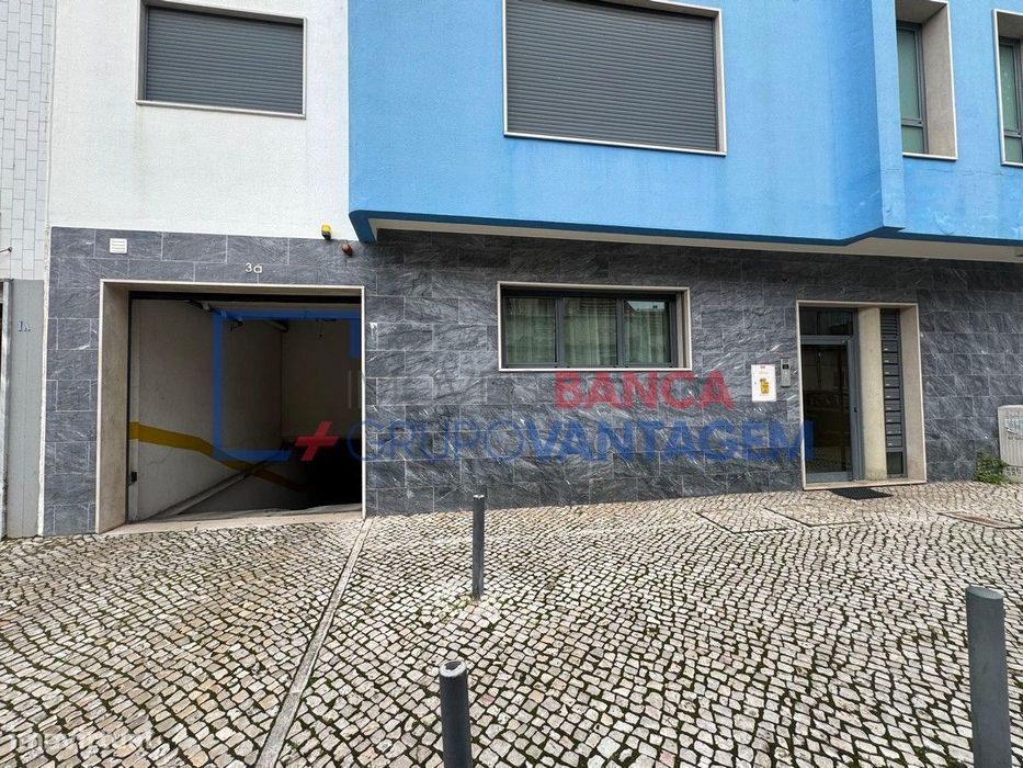 Venda de 6 Parqueamentos