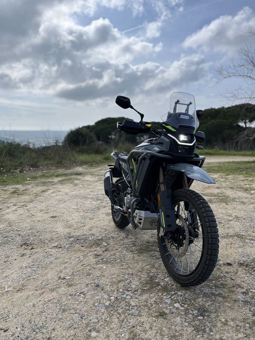Cfmoto 450 MT com extras