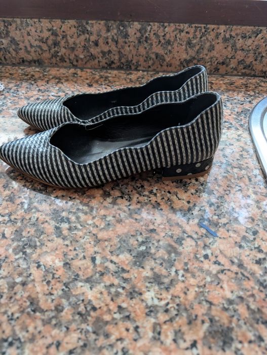 Sapatos tipo sabrinas