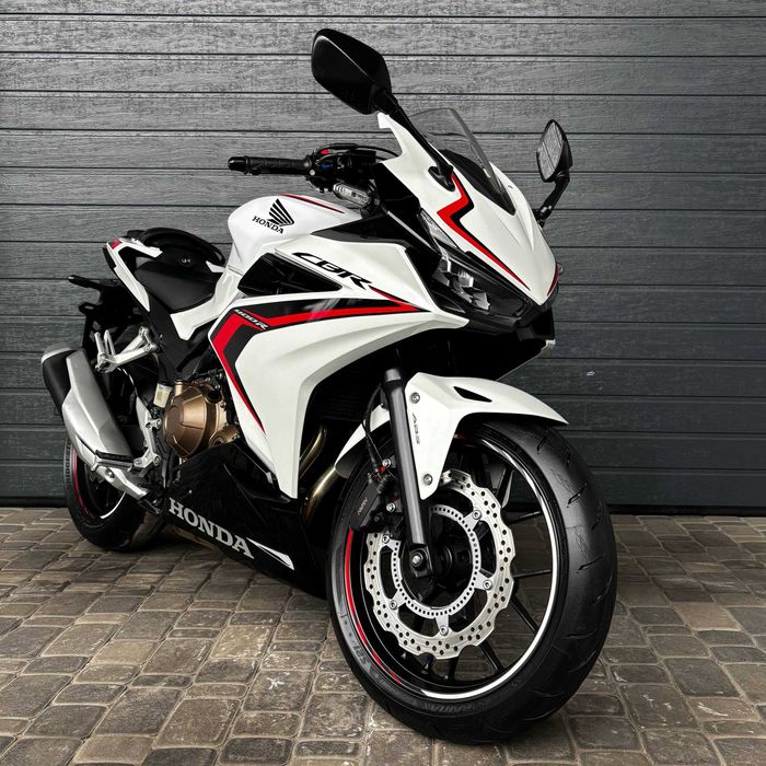 Продам мотоцикл Honda CBR400R (0169)