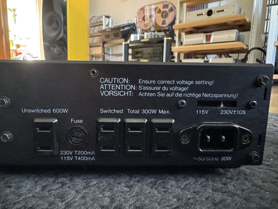 Предварительный усилитель TANDBERG 3002A Control Amplifier