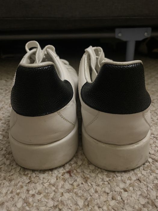 женские белые кеды