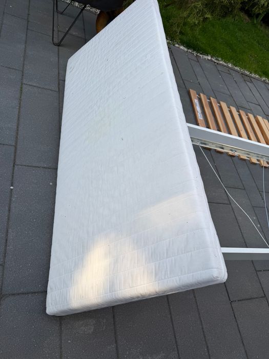 Łóżeczko dziecięce z materacem