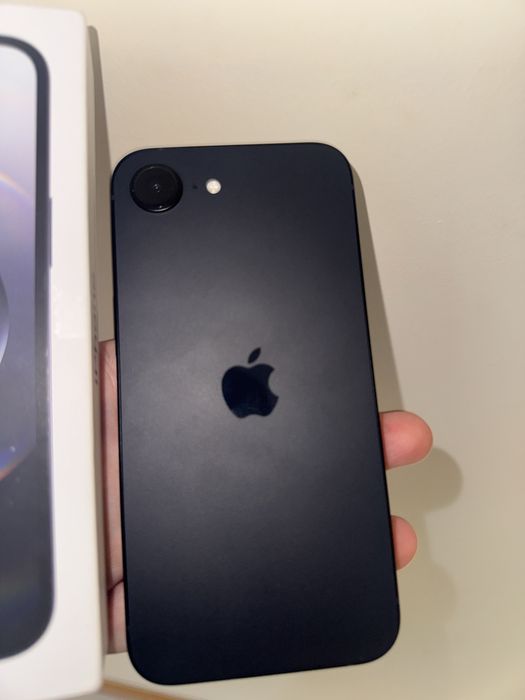 Iphone 16e sem uso
