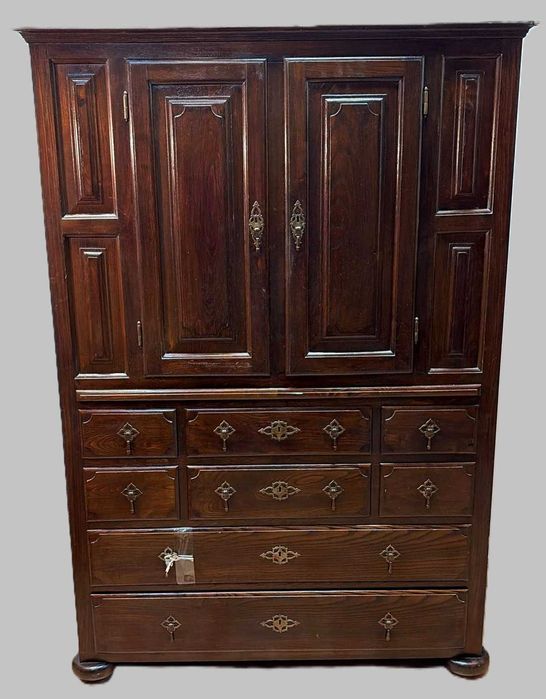 Movel  com comoda encastrada estilo classico