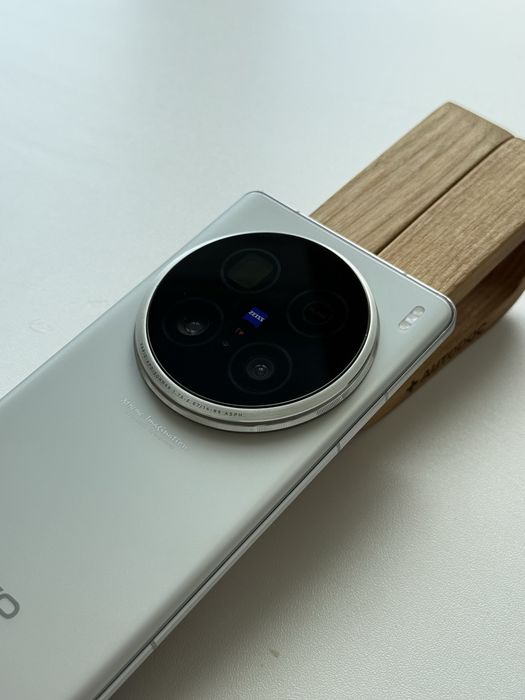 Vivo X100 Ultra 16/1 ТБ