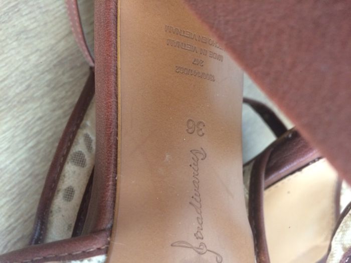 Stradivarius, śliczne buty na obcasie z koronką, rozm. 36