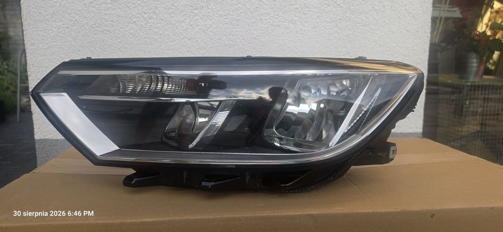 Lampa przednia lewa  Passat B8