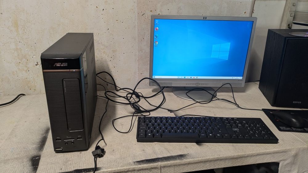 Torre ASUS AMD A4-6210