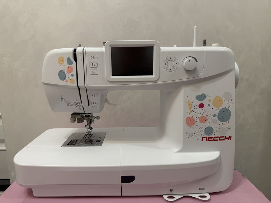 Продам швейно-вишивальну машинку Necchi NE210