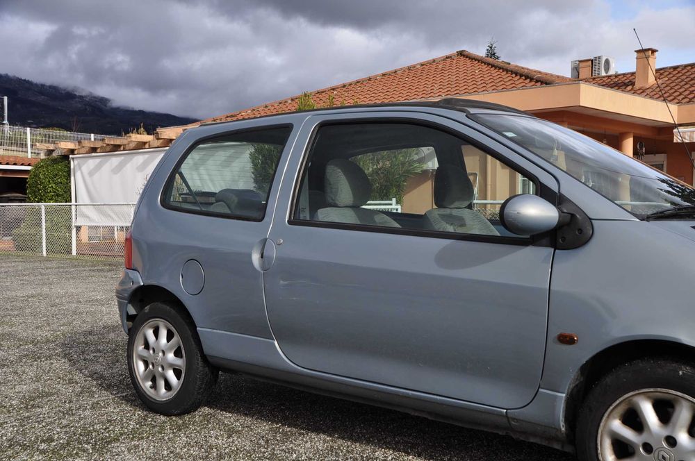 Renaul Twingo Cinzento