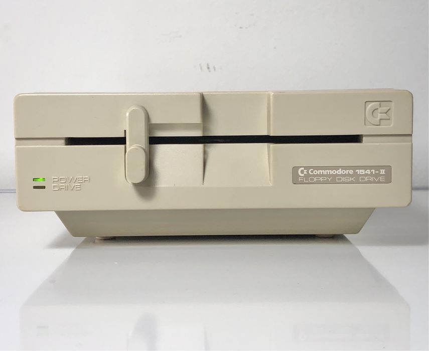 SPRAWNA Stacja dysków Commodore 1541-II do komputera C64 Floppy Disk Drive 5,25 C 64 stacja dyskietek 8-bit