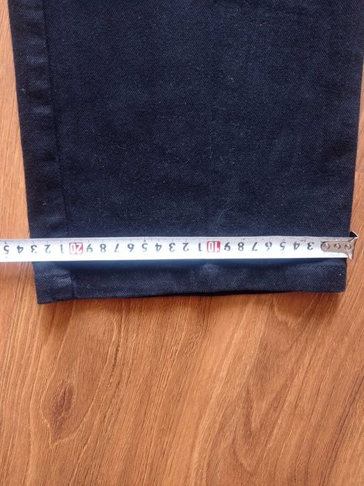 Spodnie jeansowe meskie Nowe 63