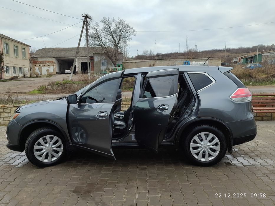 Автомобіль Nissan rogue