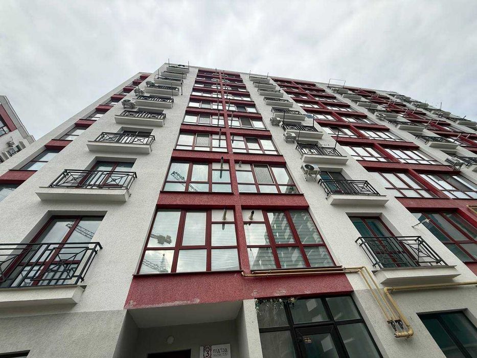 Не дорога 2-во кімнатна сирець в якісному ЖК недалеко від озера та парку