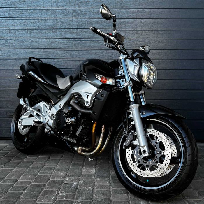 Продам мотоцикл Suzuki GSR 600 (0304)