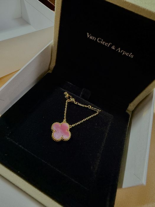 Підвіски, браслети та сережки від брендів (гортайте!)  VC, Cartier