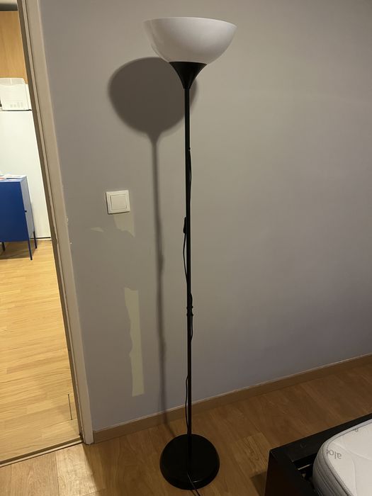 Candeeiro de pé Ikea