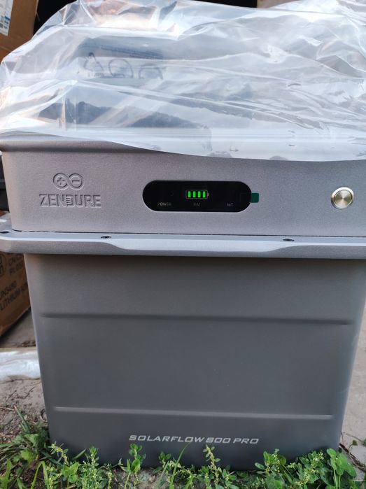 Зарядна станція Zendure SolarFlow 800 PRO (1940Wh)