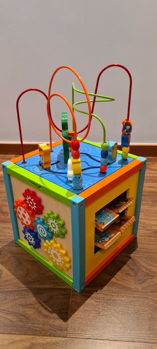 Cubo de atividades - Universe of Imagination