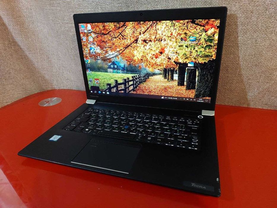 Ноутбук  Toshiba сенсорный/FULL HD/ i5-7200U/16 GB DDR4/256 GB
