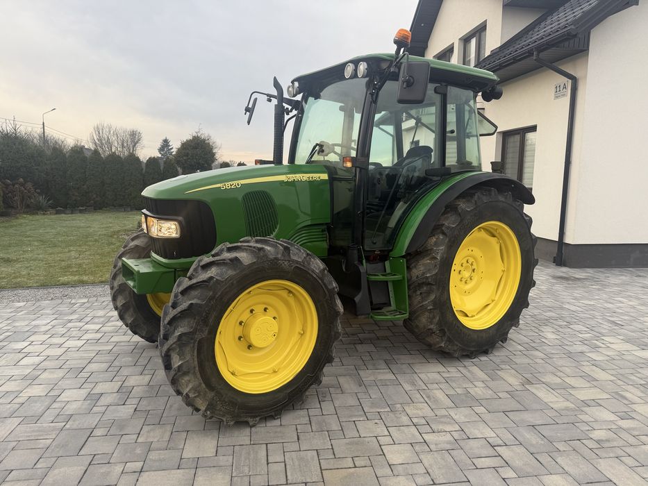 John Deere 5820 …