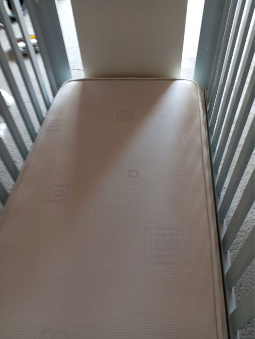 Cama bebé madeira + colchão