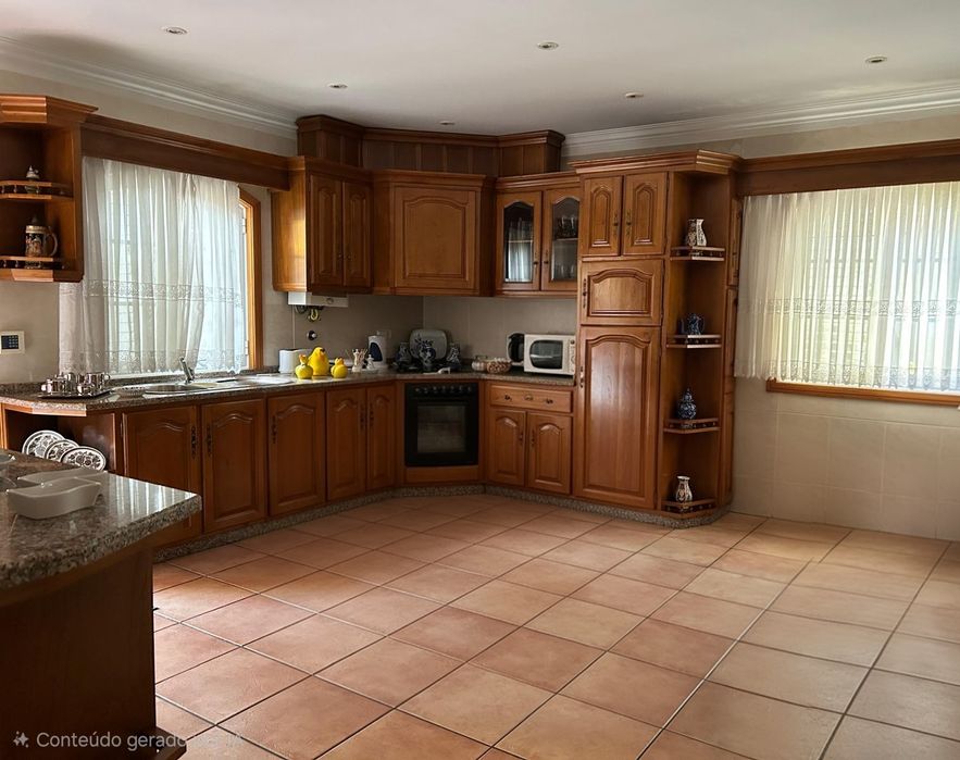 Cozinha grande de canto