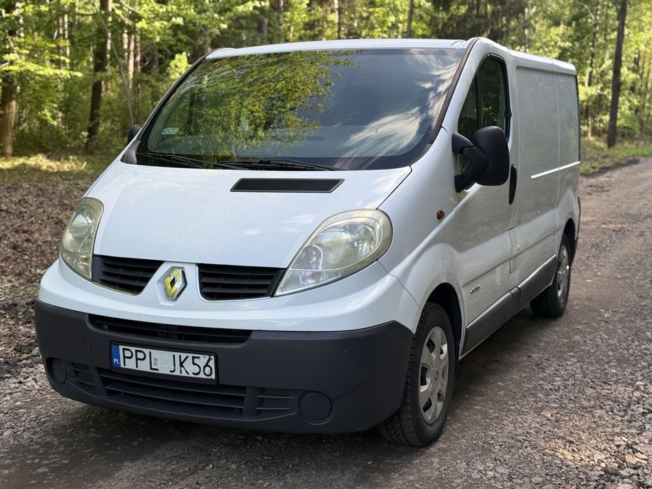 Renault Trafic II 2007r. 2.0 dci 115km