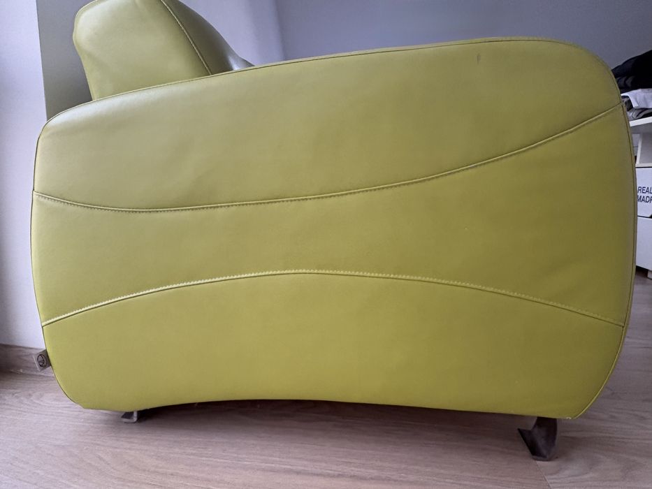 Zielona sofa