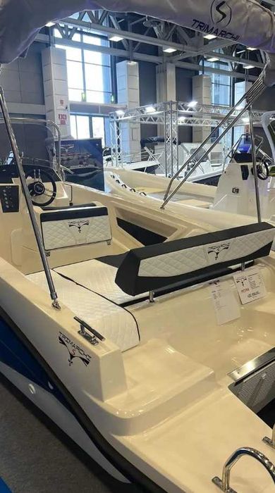 Nowa łódź OPEN: Trimarchi PETRA - dł. 6,70m/8 osób - od boatcenter.pl