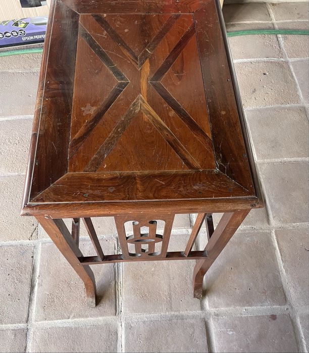 Mesa de apoio sala ou quarto