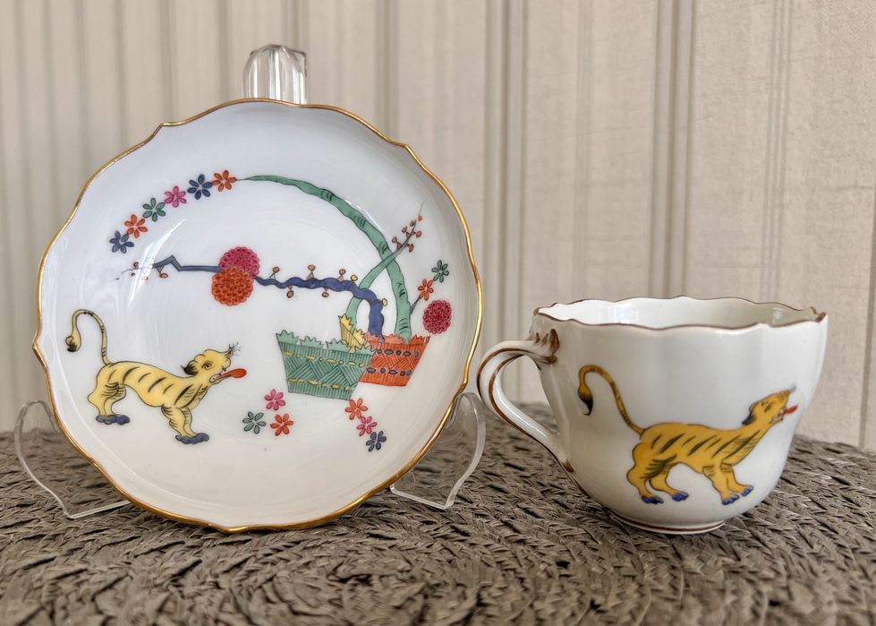 Miśnia rzadka filiżanka do mokki wzór żółty lew z XIXw.