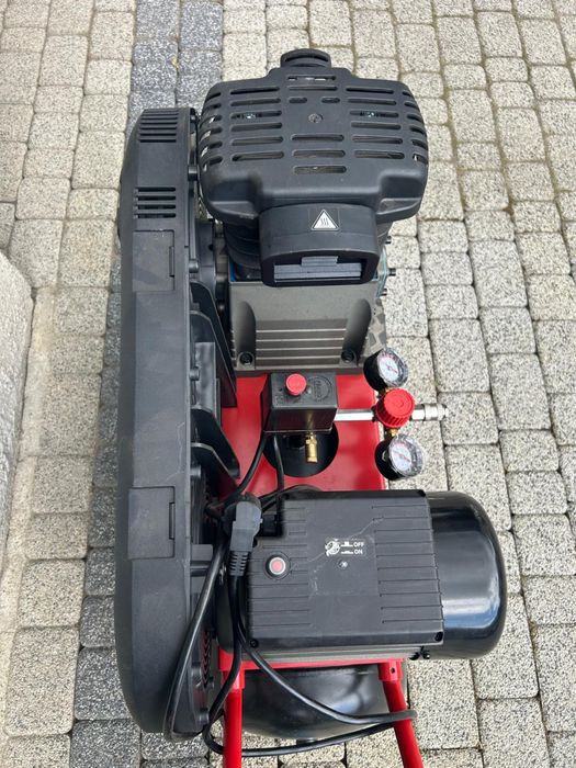 Kompresor 50 l 10 Bar wydajność 420L