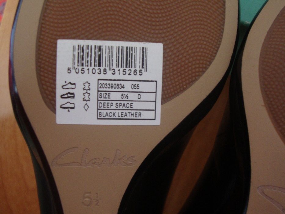 Босоніжки Clarks