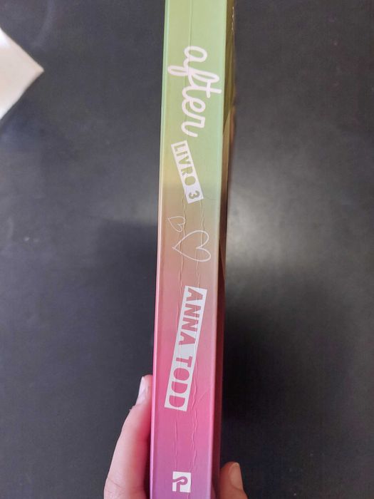 Livros da Saga "After", de Anna Todd