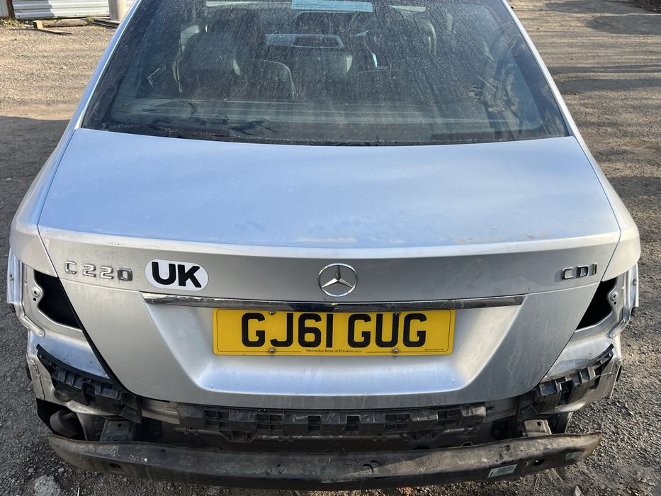 Кришка багажника Mercedes Benz W204 C klass 2008-2014 колір C775